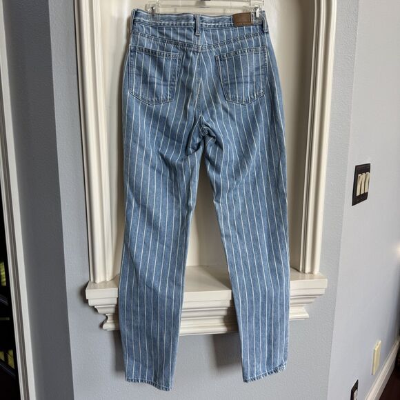 American Eagle High Rise Denim Blue and White Striped Mom Jean Size 0 Long - Picture 3 of 4